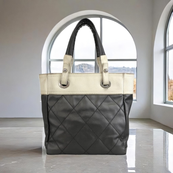 Authentic ✨️ CHANEL Leather Biarritz Paris Tote Bag Metallic Gray - Picture 2 of 16